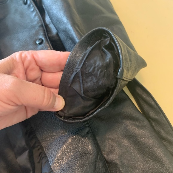 Colebrook leather jacket. size L. In Black. - Picture 8 of 11